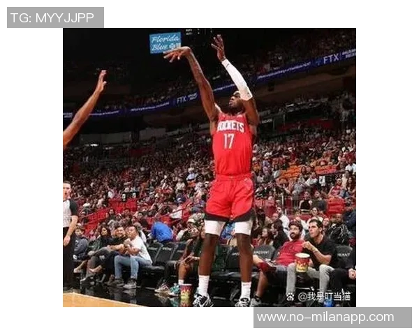 麦克丹尼尔斯首节完美表现五投全中助球队领先贡献14分三分球四投全中