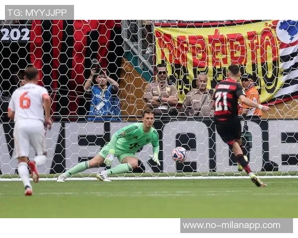 前裁判解析廷伯点球争议：身体接触延续至禁区上半身犯规更易被识别